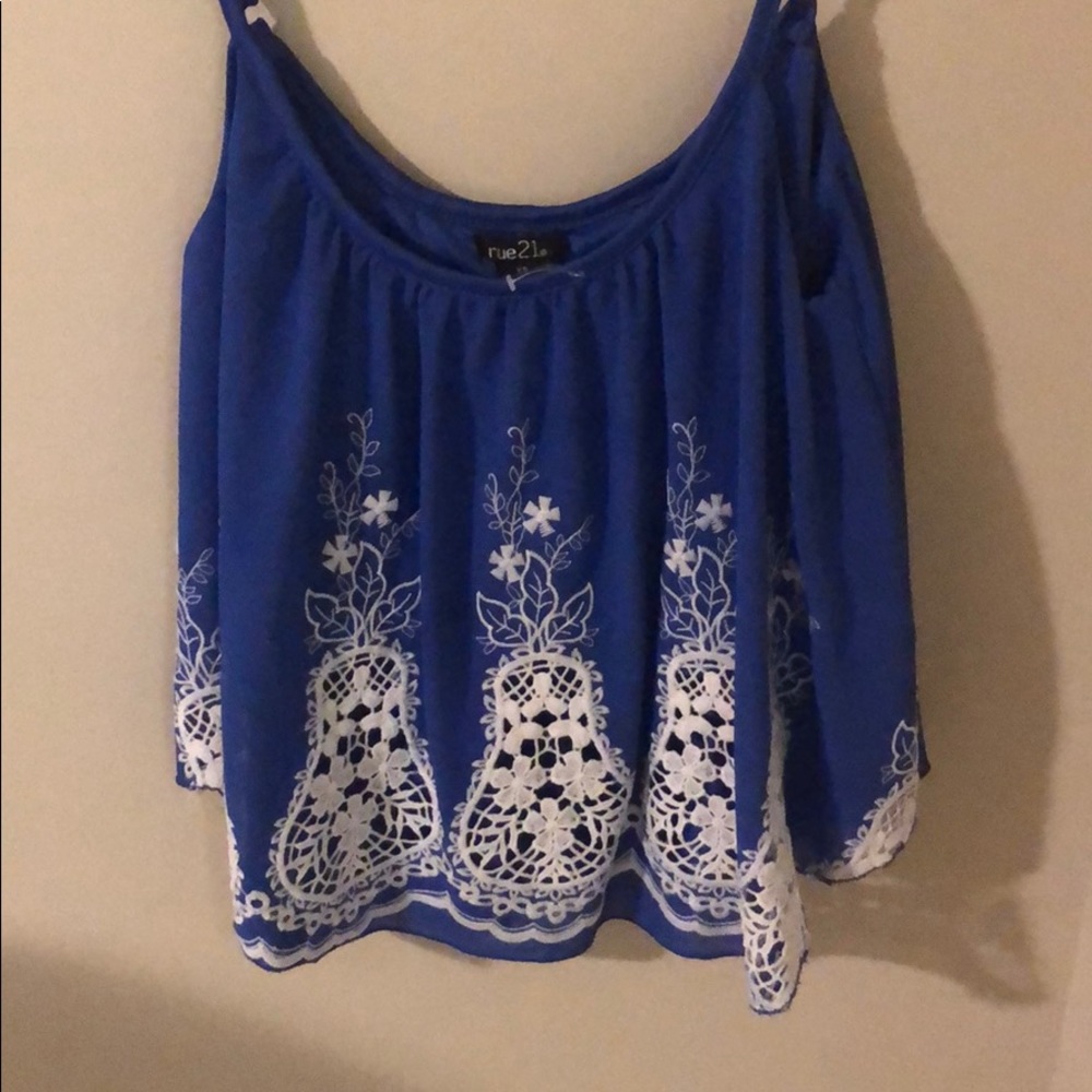 Rue 21 kindof cropped tank top